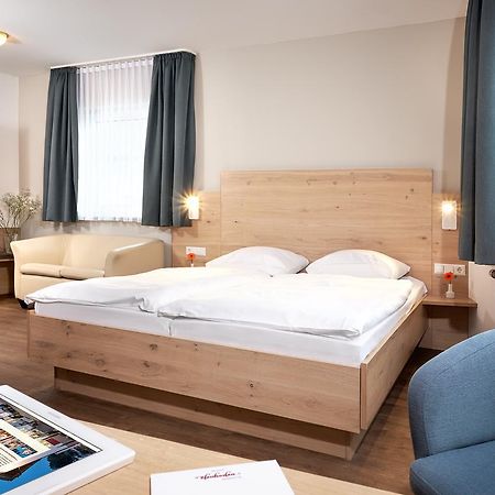 Hotel Heuboden Umkirch Eksteriør billede