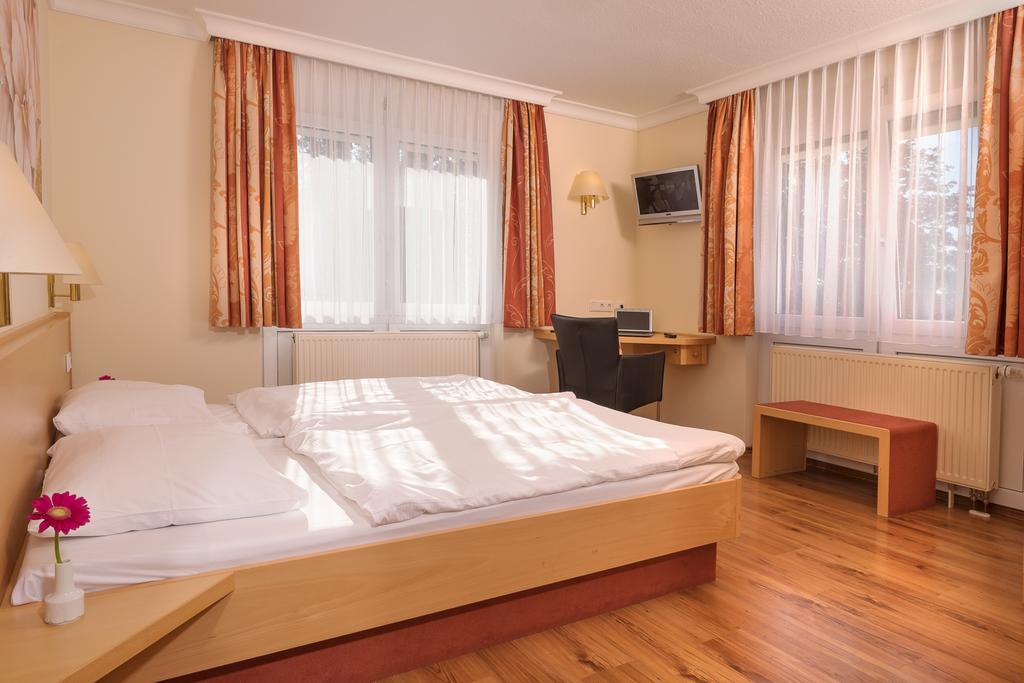Hotel Heuboden Umkirch Eksteriør billede